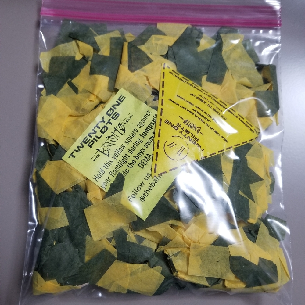 twenty one pilots Bandito Tour Confetti